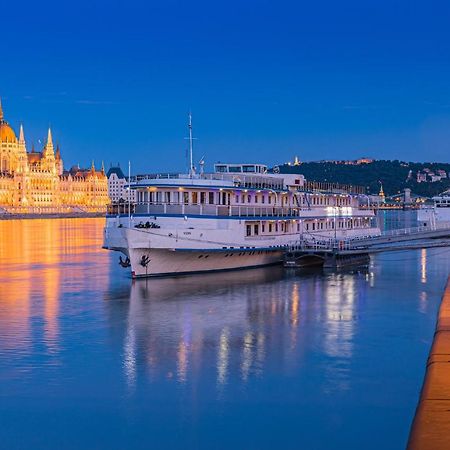 Grand Jules - Boat Hotel Budapeste Exterior foto