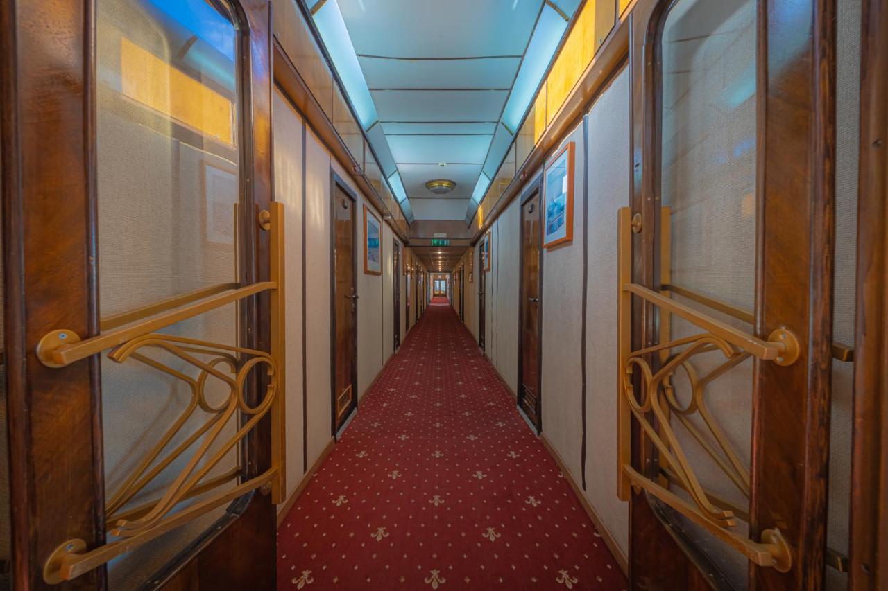 Grand Jules - Boat Hotel Budapeste Exterior foto