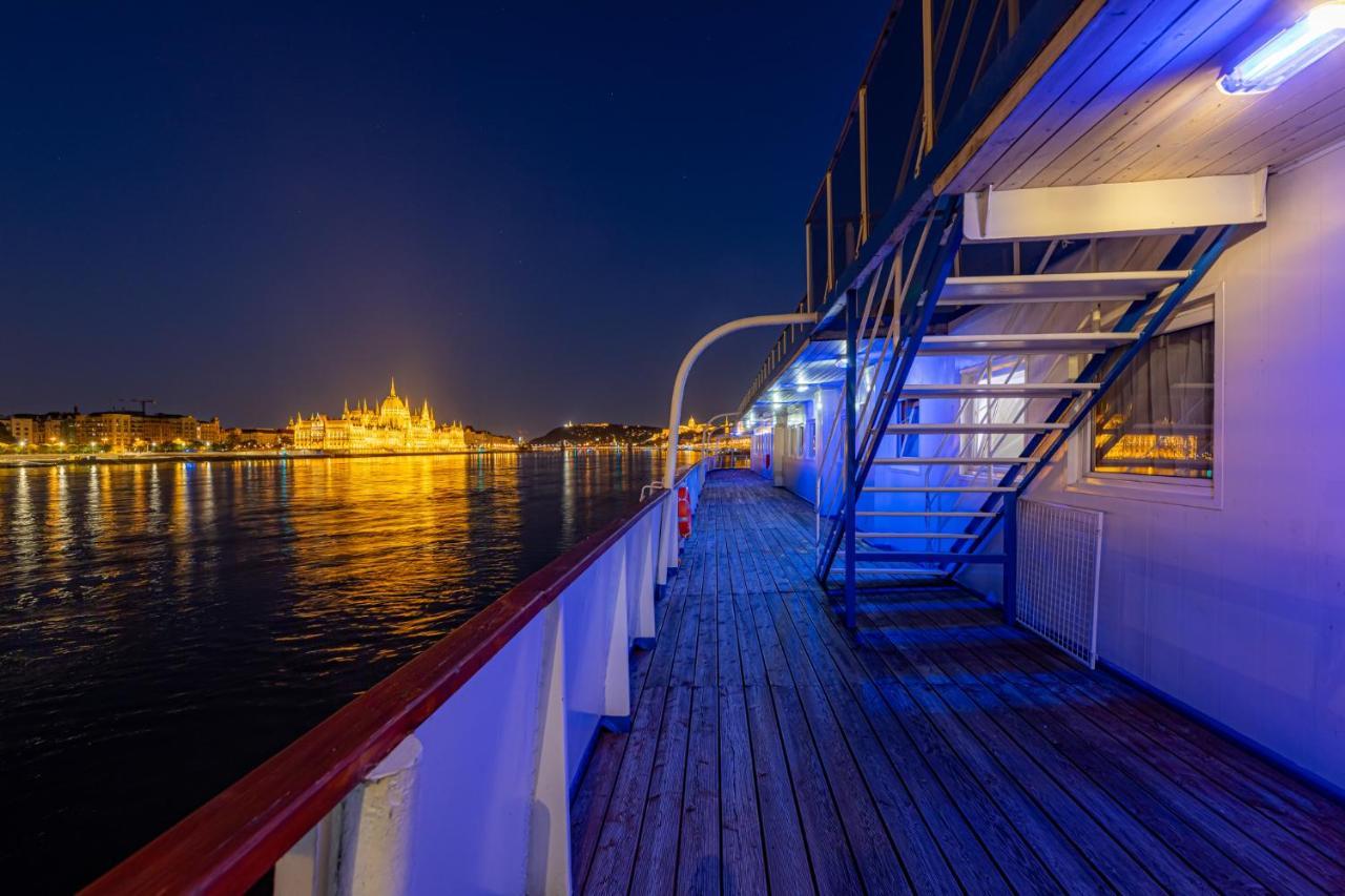 Grand Jules - Boat Hotel Budapeste Exterior foto