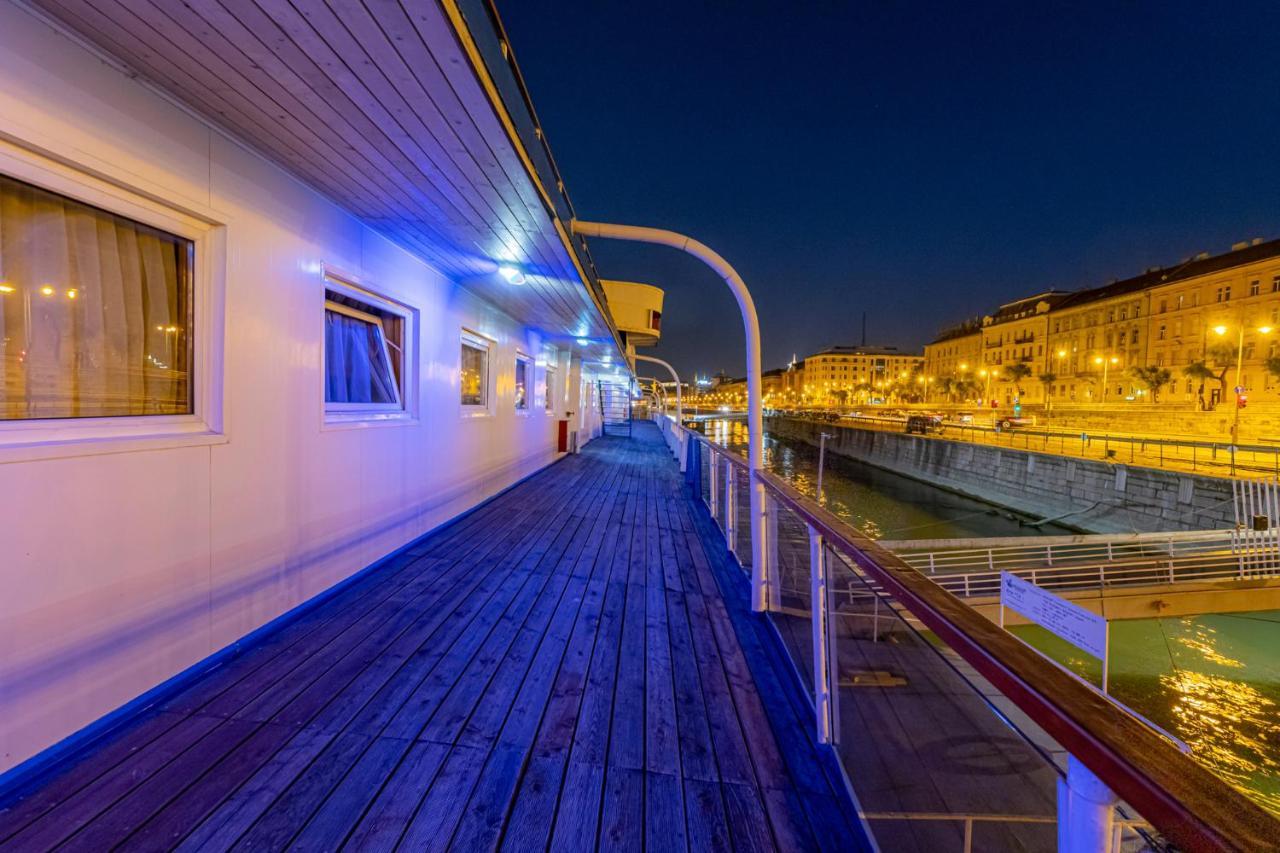 Grand Jules - Boat Hotel Budapeste Exterior foto