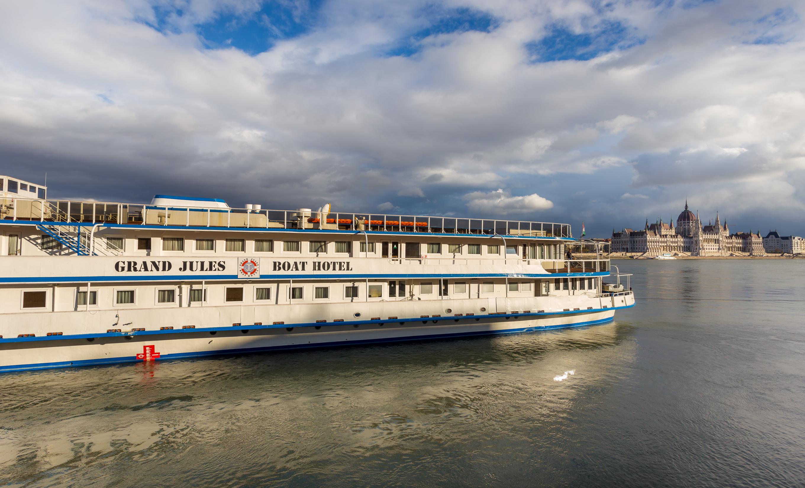 Grand Jules - Boat Hotel Budapeste Exterior foto